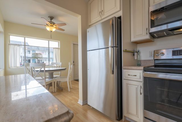 2840 Lake Osborne Drive 111, Lake Worth, FL 33461