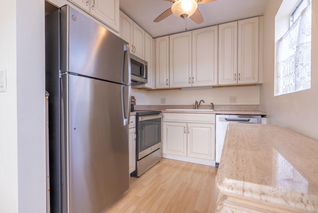 2840 Lake Osborne Drive 111, Lake Worth, FL 33461