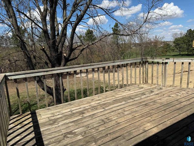 1513 S Splitrock Blvd Boulevard, Brandon, SD 57005