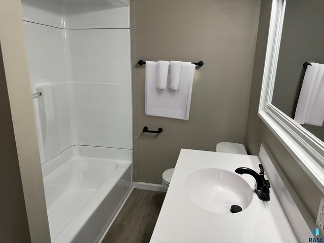1513 S Splitrock Blvd Boulevard, Brandon, SD 57005