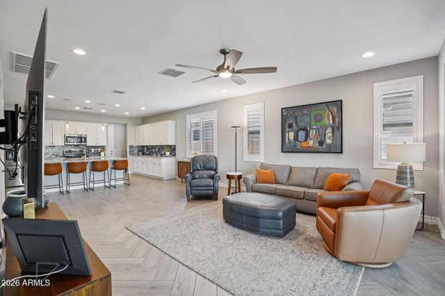 10642 E TWISTER Avenue, Mesa, AZ 85212