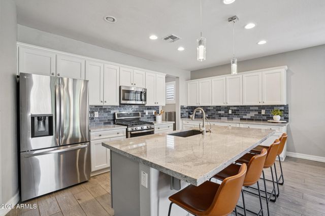 10642 E TWISTER Avenue, Mesa, AZ 85212