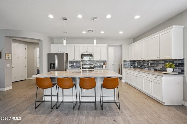 10642 E TWISTER Avenue, Mesa, AZ 85212