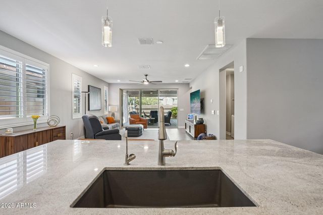 10642 E TWISTER Avenue, Mesa, AZ 85212