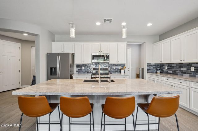 10642 E TWISTER Avenue, Mesa, AZ 85212