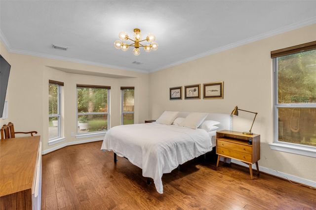 2 Glistening Pond Place, The Woodlands, TX 77382