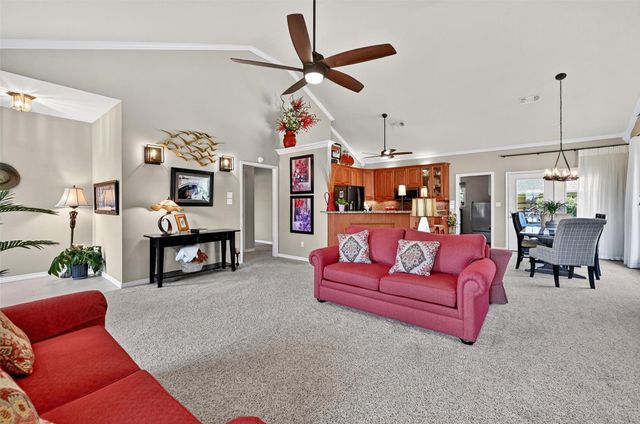 122 Comanche Drive, Gainesville, TX 76240