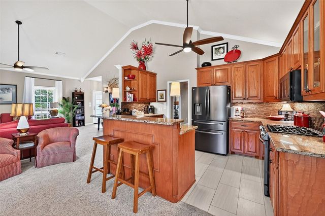 122 Comanche Drive, Gainesville, TX 76240