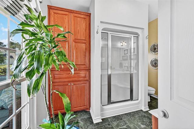 122 Comanche Drive, Gainesville, TX 76240