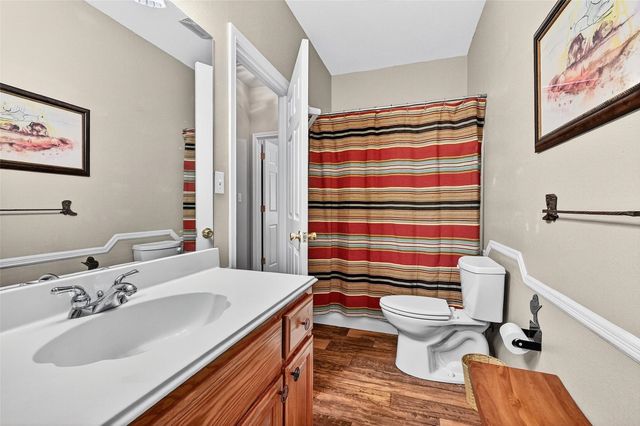 122 Comanche Drive, Gainesville, TX 76240