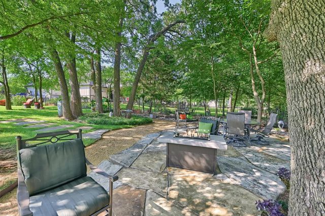 122 Comanche Drive, Gainesville, TX 76240