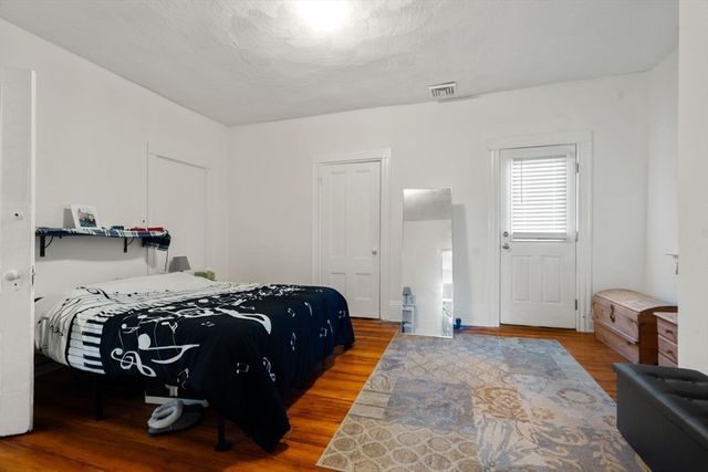 14 Gordon St, Boston, MA 02130