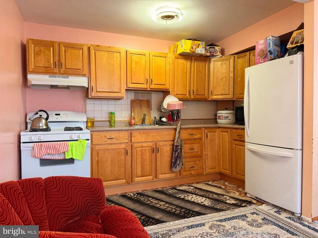 9853 WISTARIA ST, Philadelphia, PA 19115