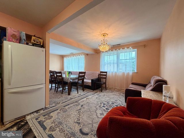 9853 WISTARIA ST, Philadelphia, PA 19115