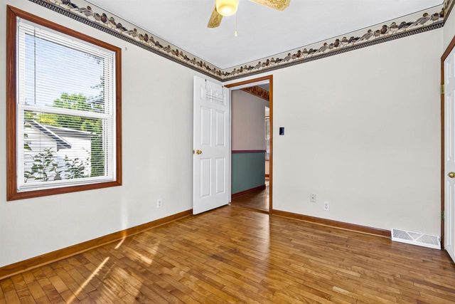 824 W HAWES AVENUE, Appleton, WI 54914