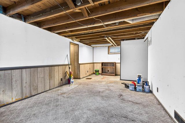 824 W HAWES AVENUE, Appleton, WI 54914