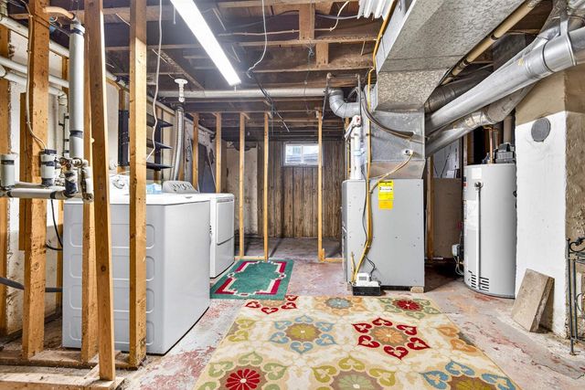 824 W HAWES AVENUE, Appleton, WI 54914