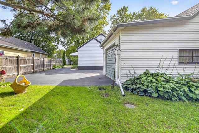 824 W HAWES AVENUE, Appleton, WI 54914