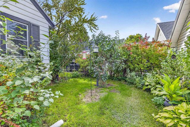 824 W HAWES AVENUE, Appleton, WI 54914