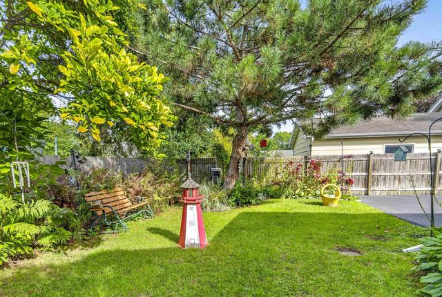 824 W HAWES AVENUE, Appleton, WI 54914