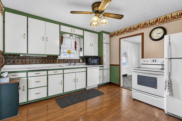 824 W HAWES AVENUE, Appleton, WI 54914