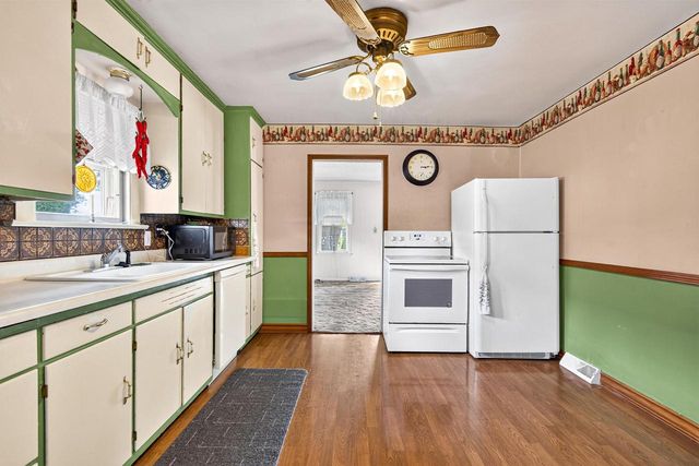 824 W HAWES AVENUE, Appleton, WI 54914