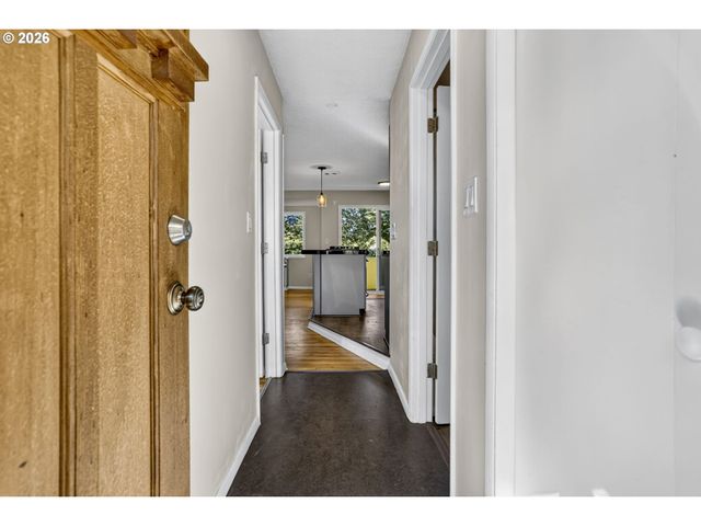 925 Ne 68TH Ave, Portland, OR 97213