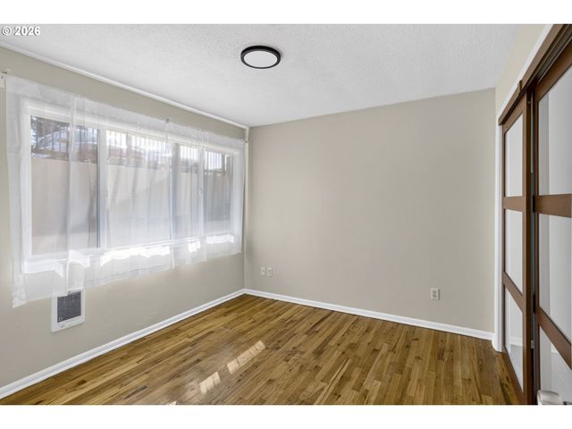 925 Ne 68TH Ave, Portland, OR 97213