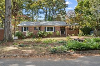 406 S Cliffdale Drive, Winston-salem, NC 27104