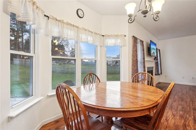 127 Harrogate Crossing, Henrietta, NY 14586