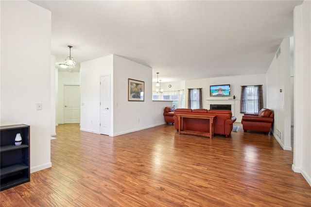 127 Harrogate Crossing, Henrietta, NY 14586