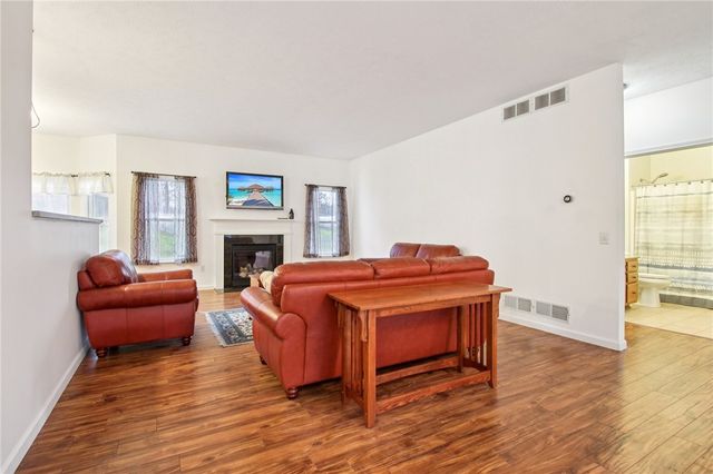 127 Harrogate Crossing, Henrietta, NY 14586