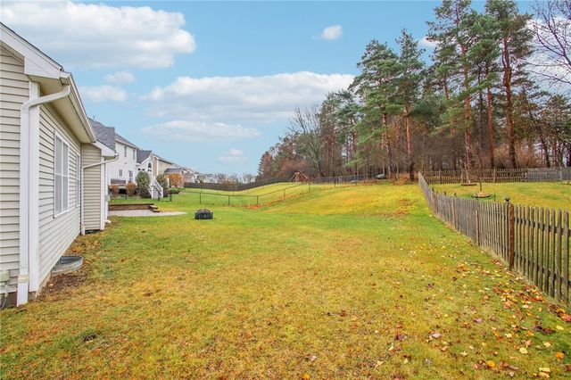 127 Harrogate Crossing, Henrietta, NY 14586