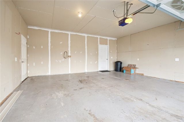 127 Harrogate Crossing, Henrietta, NY 14586