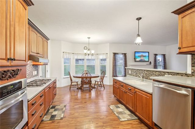 127 Harrogate Crossing, Henrietta, NY 14586