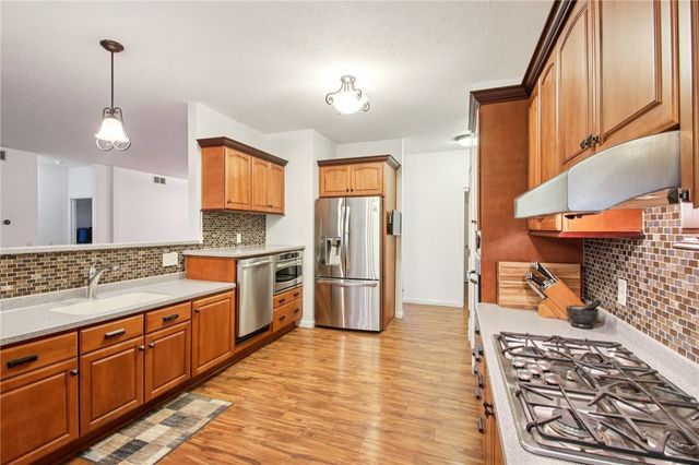 127 Harrogate Crossing, Henrietta, NY 14586