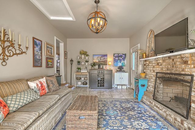 115 Boone Avenue, Johnson City, TN 37615