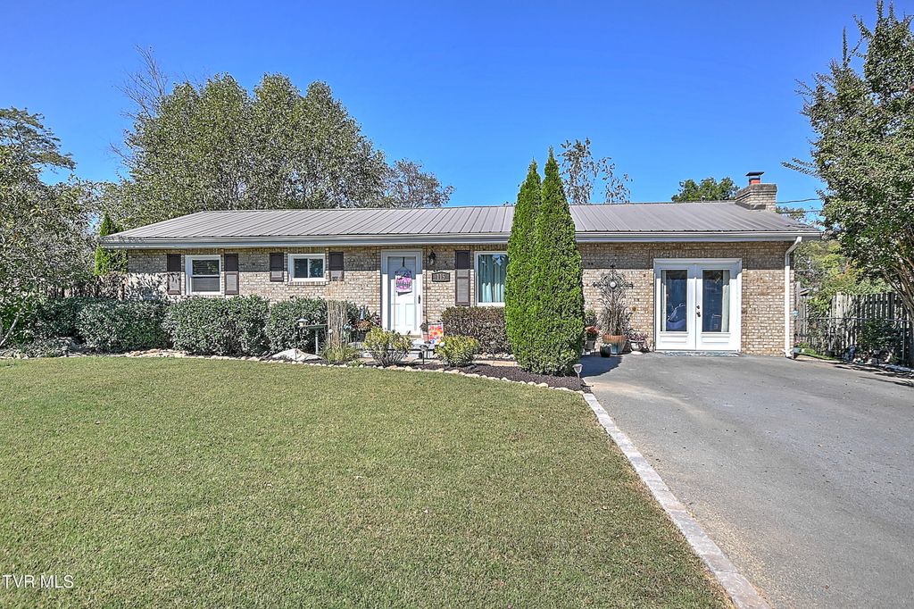 115 Boone Avenue, Johnson City, TN 37615