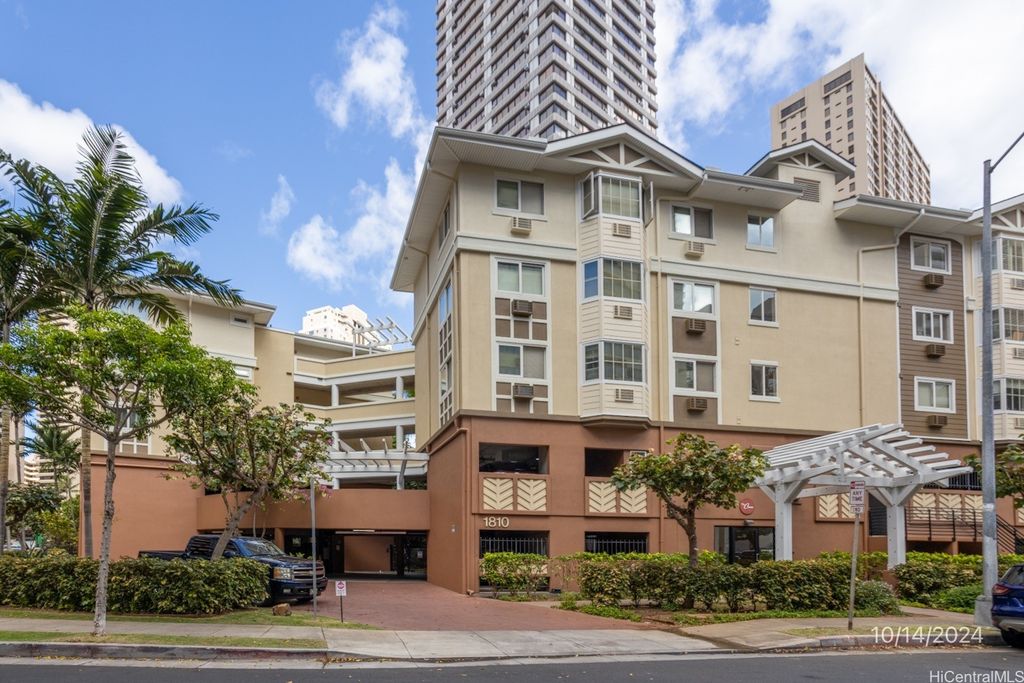 1820 Kaioo Drive A203, Honolulu, HI 96815