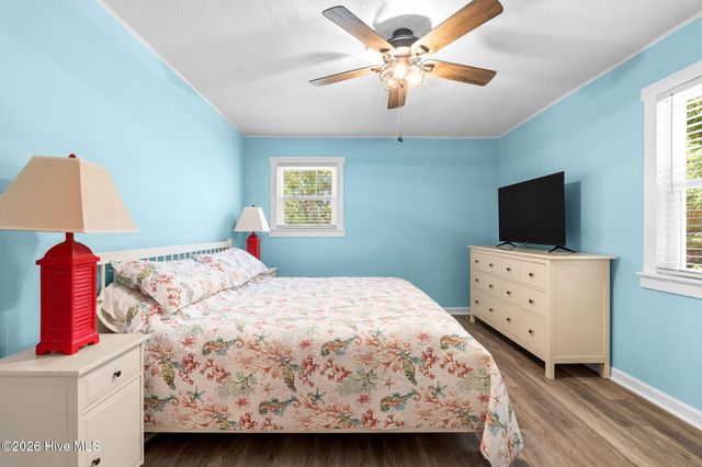 169 NW 3rd Street, Oak Island, NC 28465