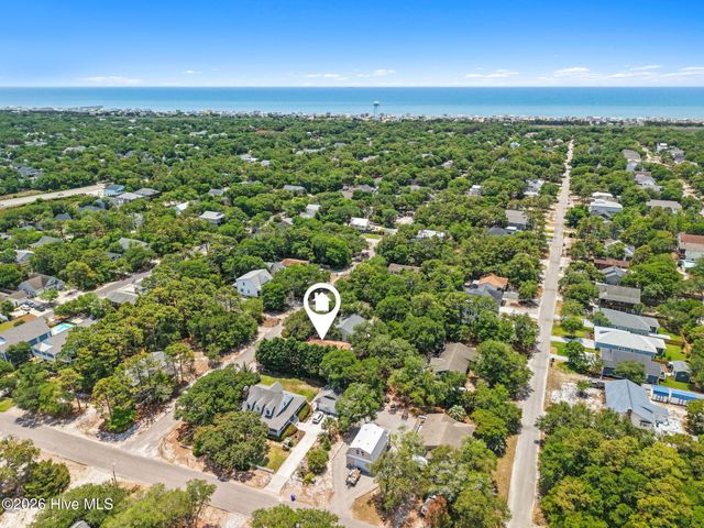 169 NW 3rd Street, Oak Island, NC 28465