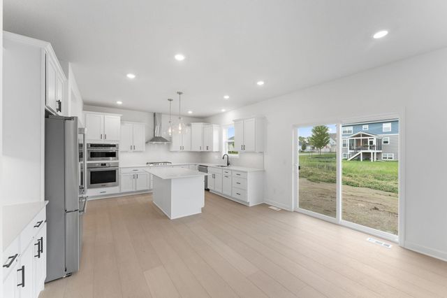 1091 Adamstown Drive, Rosemount, MN 55068