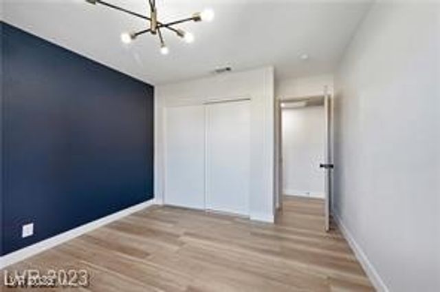 5705 Smoke Ranch Road B, Las Vegas, NV 89108