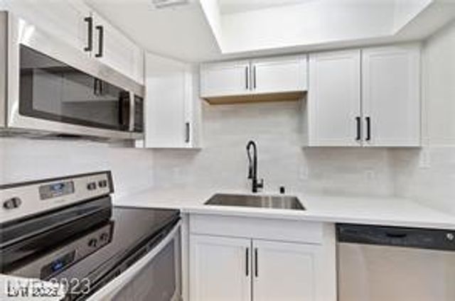 5705 Smoke Ranch Road B, Las Vegas, NV 89108