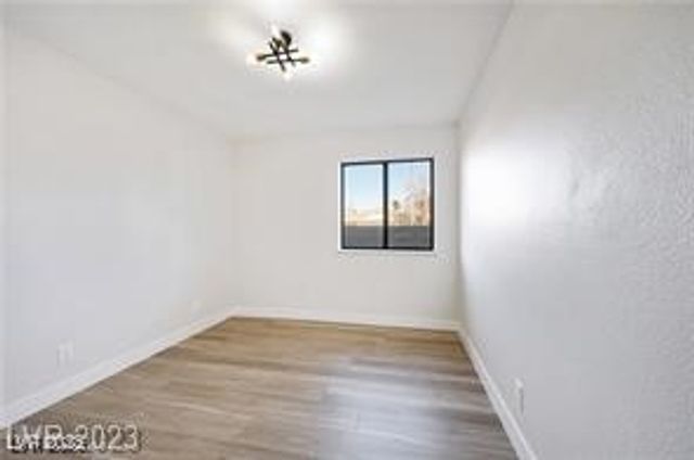 5705 Smoke Ranch Road B, Las Vegas, NV 89108