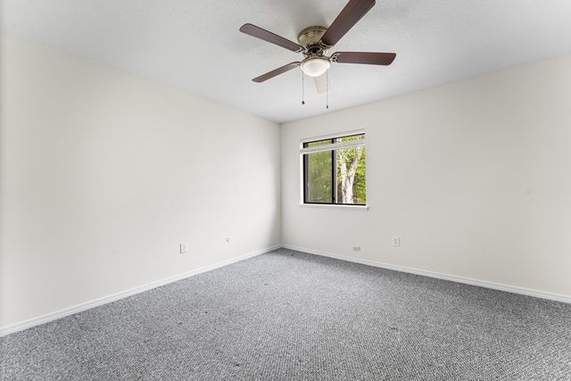42 Village Brook Ln. 42, Natick, MA 01760
