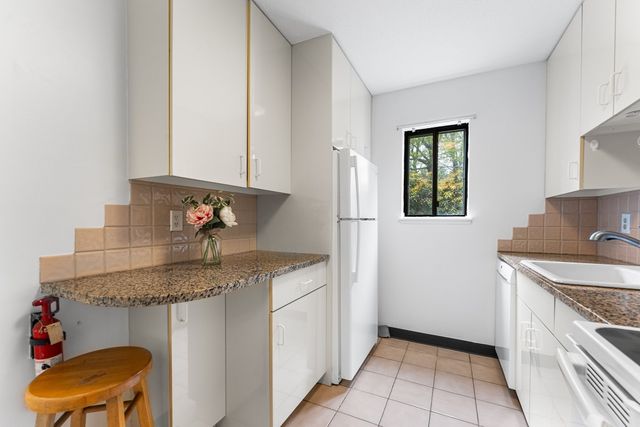 42 Village Brook Ln. 42, Natick, MA 01760