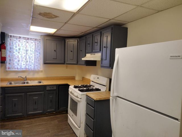 16 S CANNON DR, Wilmington, DE 19809