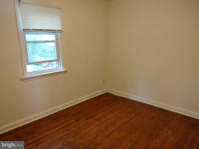 16 S CANNON DR, Wilmington, DE 19809