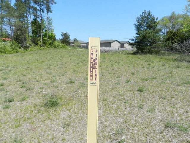 6274 S Us-31, Grawn, MI 49637